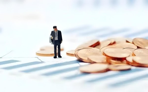 中国星配资 杨德龙: 第七次赴美参加巴菲特股东大会 大力倡导价值投资理念