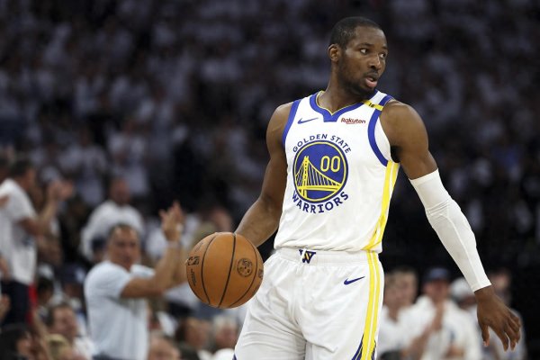 融可赢配 留4人+弃1人，勇士调整15人大名单！美媒再送库明加1换3交易方案